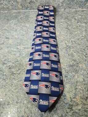 New England Patriots 100% Silk Tie NFL Football Sports Fan Game Day Wear